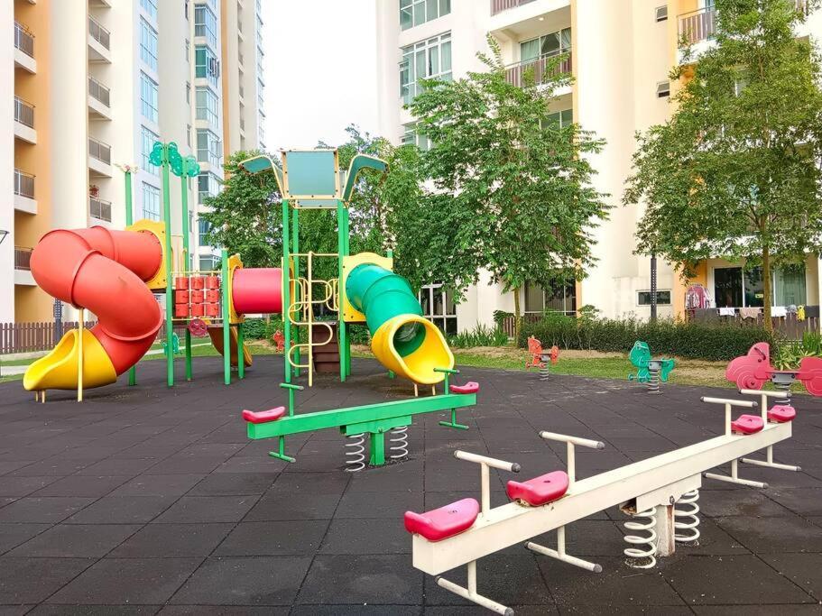 Ksl Daya 3br 10pax, Ikea, Austin By Hint